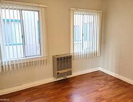 715 1/4 N St Andrews Pl  in Los Angeles, CA (Photo 4 of 9)