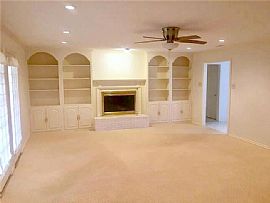 6930 Kenwhite Dr Rental in Dallas, TX (Photo 4 of 12)