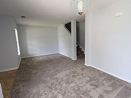 100 Creek Way Ln, Columbia, Sc  in Columbia, SC (Photo 4 of 12)