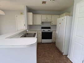 100 Creek Way Ln, Columbia, Sc  in Columbia, SC (Photo 5 of 12)