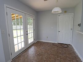 100 Creek Way Ln, Columbia, Sc  in Columbia, SC (Photo 8 of 12)