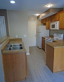 Beautiful 3 Bedroom 2.5 Bath Available For Rent in Grandview Plaza, KS (Photo 3 of 7)