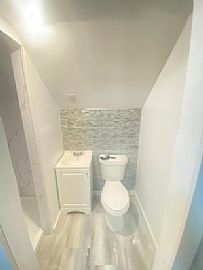 Beautiful 4 Bedroom 2 Bath Available For Rent in Detroit, MI (Photo 8 of 8)