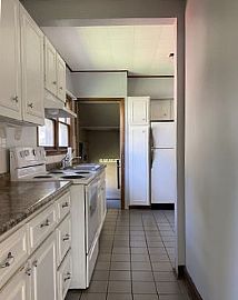 Lovely 3 Bedroom 2 Bath Available For Rent in Jackson, MI (Photo 7 of 9)