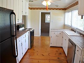 Delightful 3 Bedroom 2 Bath Available For Rent in Montgomery, AL (Photo 4 of 8)