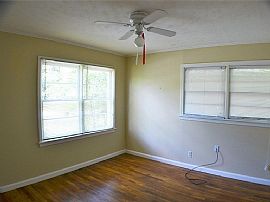 Delightful 3 Bedroom 2 Bath Available For Rent in Montgomery, AL (Photo 8 of 8)