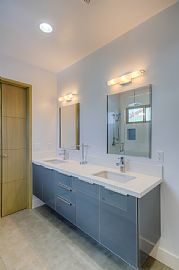  Electric House 2 Bed Room in Los Angeles, CA (Photo 5 of 12)