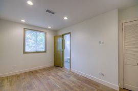  Electric House 2 Bed Room in Los Angeles, CA (Photo 9 of 12)
