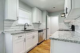 Real in Texas City, TX (Photo 2 of 11)