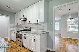 Real in Texas City, TX (Photo 5 of 11)