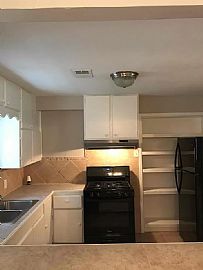 Ave in Texas City, TX (Photo 2 of 10)