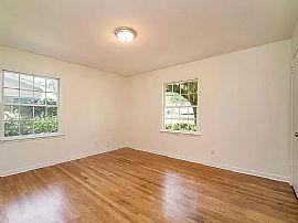 1022 Uster St, Mobile, Al 36608 in Mobile, AL (Photo 8 of 12)