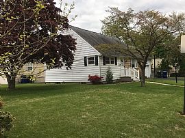 Charming 4 Bedroom Home in Oakhurst, NJ