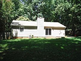 1215 Armstrong Ford Rd, Belmont, Nc  House For Rent in Belmont, NC (Photo 3 of 12)