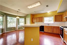 4 Beds Lovely Beautiful Available For Rent in Austin, TX (Photo 5 of 12)