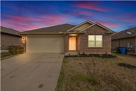 3 Beds Lovely Beautiful Available For Rent in Manor, TX