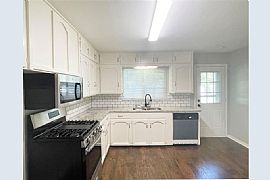 4 Beds Lovely Beautiful Available For Rent in Dallas, TX (Photo 5 of 12)