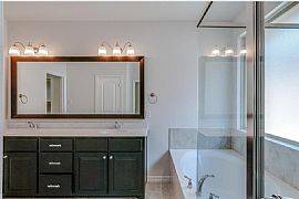 4 Beds Lovely Beautiful Available For Rent in Fort Worth, TX (Photo 8 of 12)