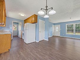 Cute 3 Bedroom 2 Bath Home For Rent in Martinsville, VA (Photo 3 of 8)