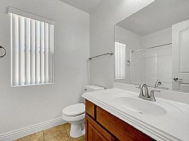 1095 Snow Roof Ave, Henderson, Nv 89052 in Henderson, NV (Photo 5 of 10)