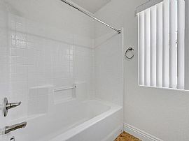 1095 Snow Roof Ave, Henderson, Nv 89052 in Henderson, NV (Photo 6 of 10)