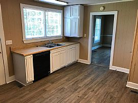 Charming 3 Bedroom 2 Bath Home For Rent  in Tuscaloosa, AL (Photo 3 of 7)