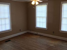 Charming 3 Bedroom 2 Bath Home For Rent  in Tuscaloosa, AL (Photo 5 of 7)