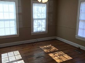 Charming 3 Bedroom 2 Bath Home For Rent  in Tuscaloosa, AL (Photo 7 of 7)