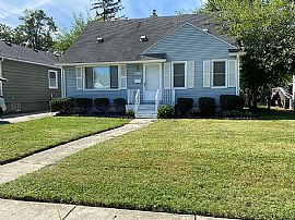 Beautiful 3 Bedroom 1 Bath Home For Rent  in Redford, MI