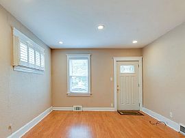 Beautiful 2 Bedroom 1.5 Bath Home For Rent in Ferndale, MI (Photo 3 of 7)