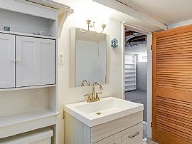  Beautiful 2 Bedroom 1.5 Bath Home For Rent in Ferndale, MI (Photo 6 of 7)