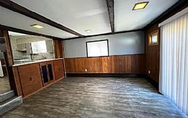 Beautiful 2 Bedroom 2 Bath Home For Rent in Warren, MI (Photo 2 of 7)