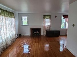 182 Washington St, Norwich, Ct 06360 in Norwich, CT (Photo 3 of 12)