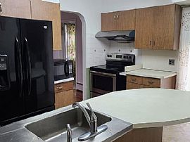 182 Washington St, Norwich, Ct 06360 in Norwich, CT (Photo 4 of 12)