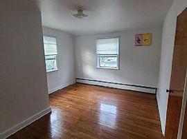 182 Washington St, Norwich, Ct 06360 in Norwich, CT (Photo 8 of 12)