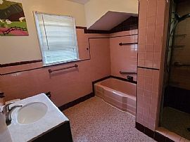 182 Washington St, Norwich, Ct 06360 in Norwich, CT (Photo 9 of 12)