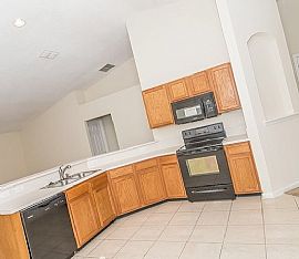 Beautiful 4 Bedroom 2 Bath Home For Rent in Jacksonville, FL (Photo 2 of 6)