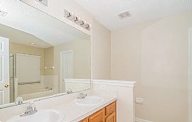 Beautiful 4 Bedroom 2 Bath Home For Rent in Jacksonville, FL (Photo 4 of 6)