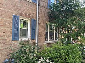 Townhouse 8 in Western Springs, IL