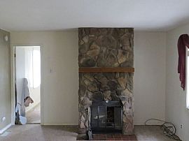 Beautiful 3 Bedroom 2 Bath Home For Rent in Pueblo, CO (Photo 5 of 7)