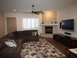 1861 Westport Dr, Lake Havasu City, Az 86404 in Lake Havasu City, AZ (Photo 3 of 11)