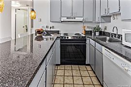 Furnished 2 Bed, 1 Bath Apartment on 411 Hobron Ln in Honolulu, HI (Photo 6 of 12)