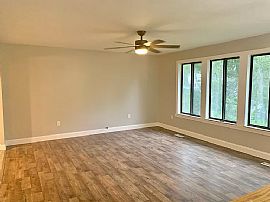 5461 Shawnee Cir, Huntington, Wv 25705 in Huntington, WV (Photo 2 of 11)