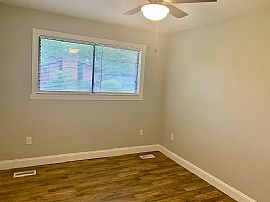 5461 Shawnee Cir, Huntington, Wv 25705 in Huntington, WV (Photo 8 of 11)