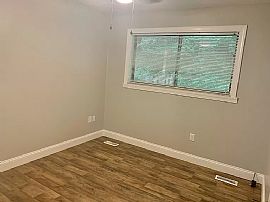 5461 Shawnee Cir, Huntington, Wv 25705 in Huntington, WV (Photo 9 of 11)