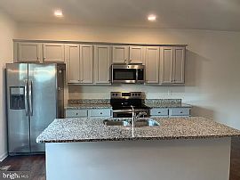 267 Drexel Ct, Martinsburg, Wv 25404 in Martinsburg, WV (Photo 5 of 10)