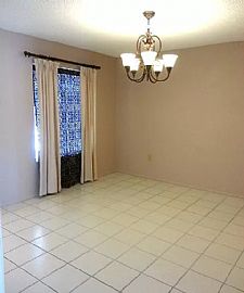 10432 W Sutters Gold Ln, Sun City, Az 85351 in Sun City, AZ (Photo 8 of 12)