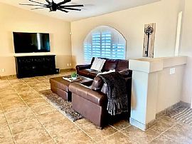 321 White Oak Dr, Lake Havasu City, Az 86403 in Lake Havasu City, AZ (Photo 3 of 12)