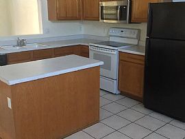 1673 E Tremaine Ave, Gilbert, Az 85234 in Gilbert, AZ (Photo 6 of 12)