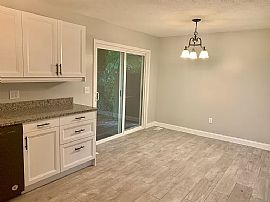 5461 Shawnee Cir, Huntington, Wv 25705 in Huntington, WV (Photo 4 of 9)